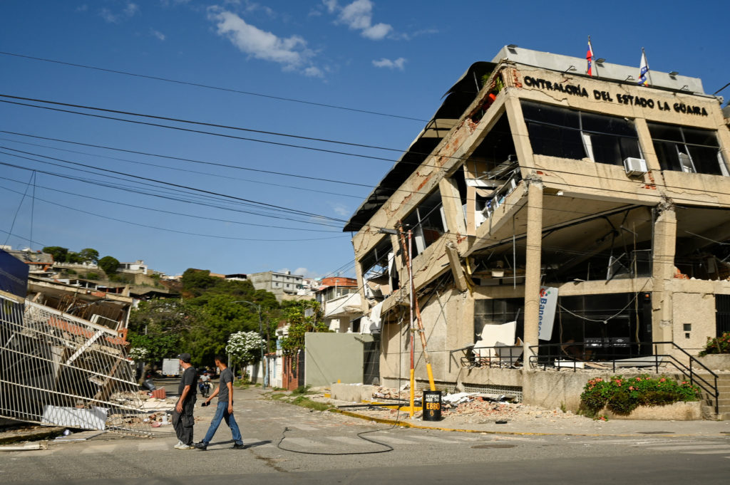 Aftermath of earthquakes in La Guaira