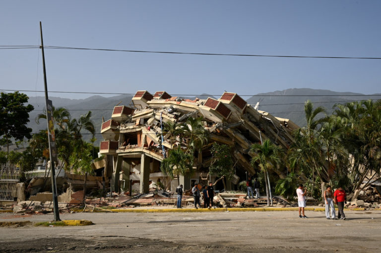Aftermath of earthquakes in La Guaira