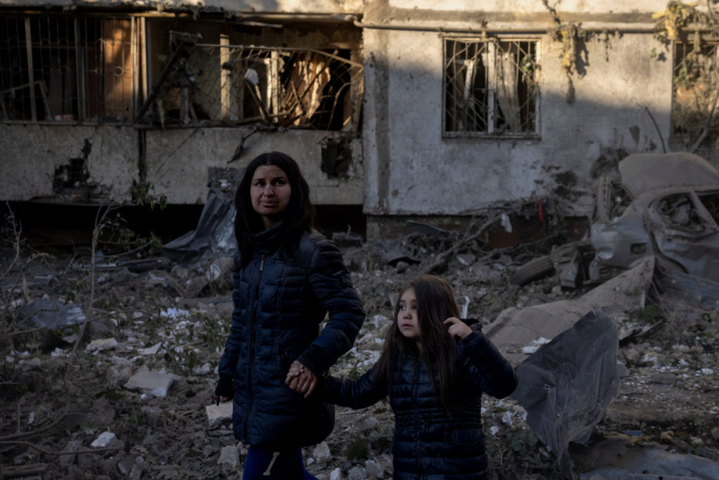 News Wrap: Ukraine strikes oil depot deep inside Russia