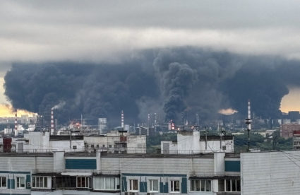 News Wrap: Ukraine strikes major oil refinery near Moscow