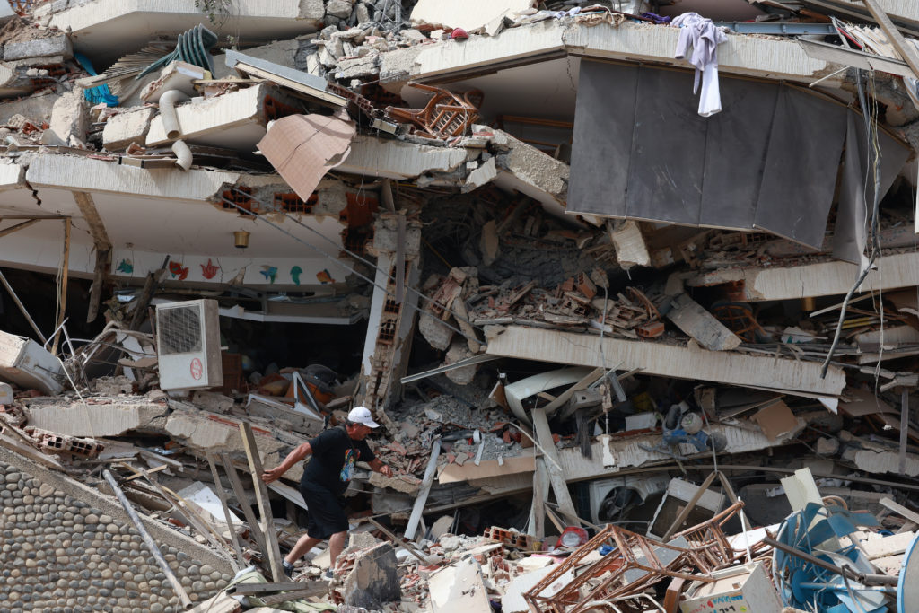 Reporter in Caracas describes earthquake destruction and response in Venezuela