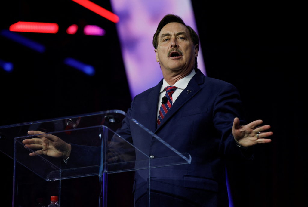 Trump endorses 'Pillow Man' Mike Lindell for Minnesota governor