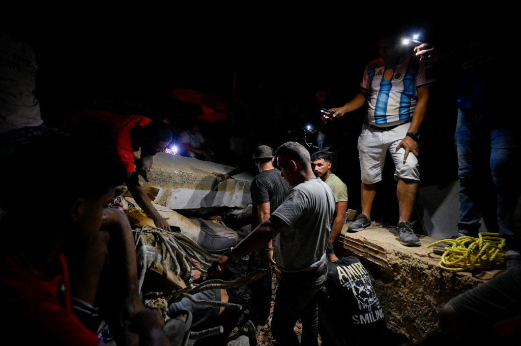 Aftermath of earthquakes in La Guaira