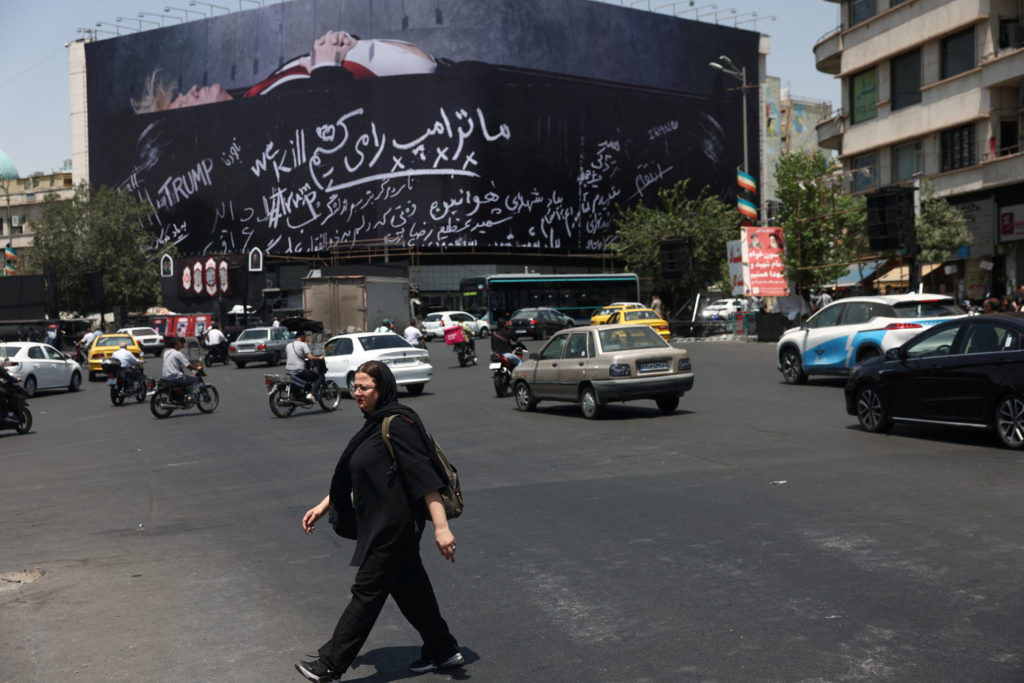 U.S. reimposes blockade and steps up strikes as Iran threatens to halt all energy exports from the region