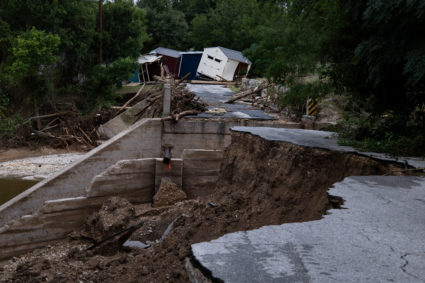 Heavy rains cause flood damage in southern Texas