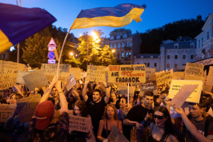Tech innovator and old guard general are focus of Ukraine's political crisis