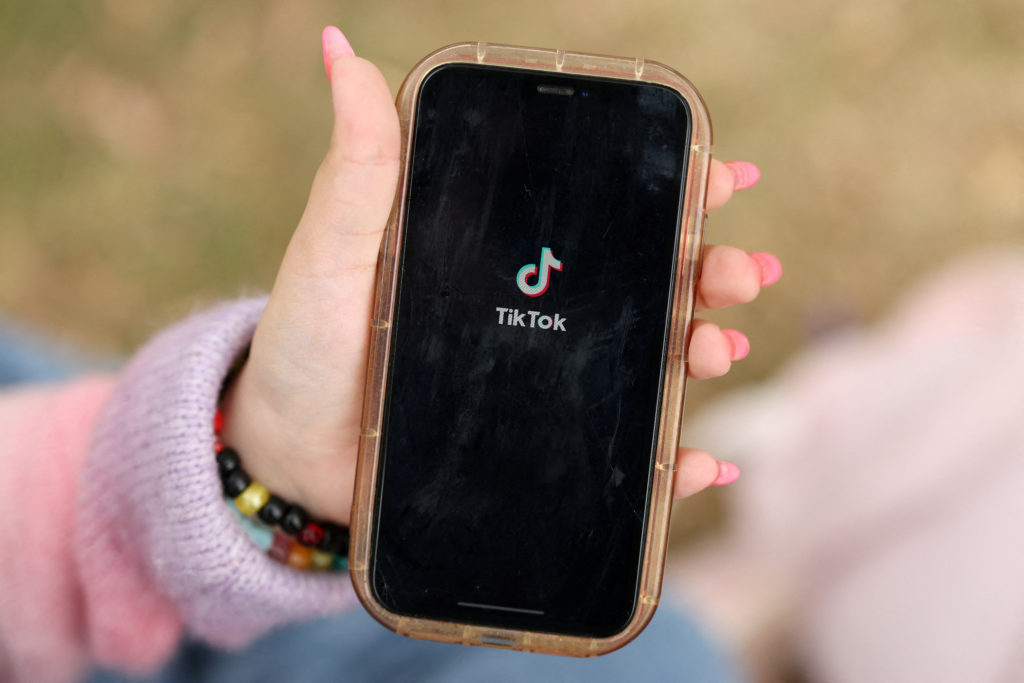 French lawmakers pass sweeping social media ban for children under 15