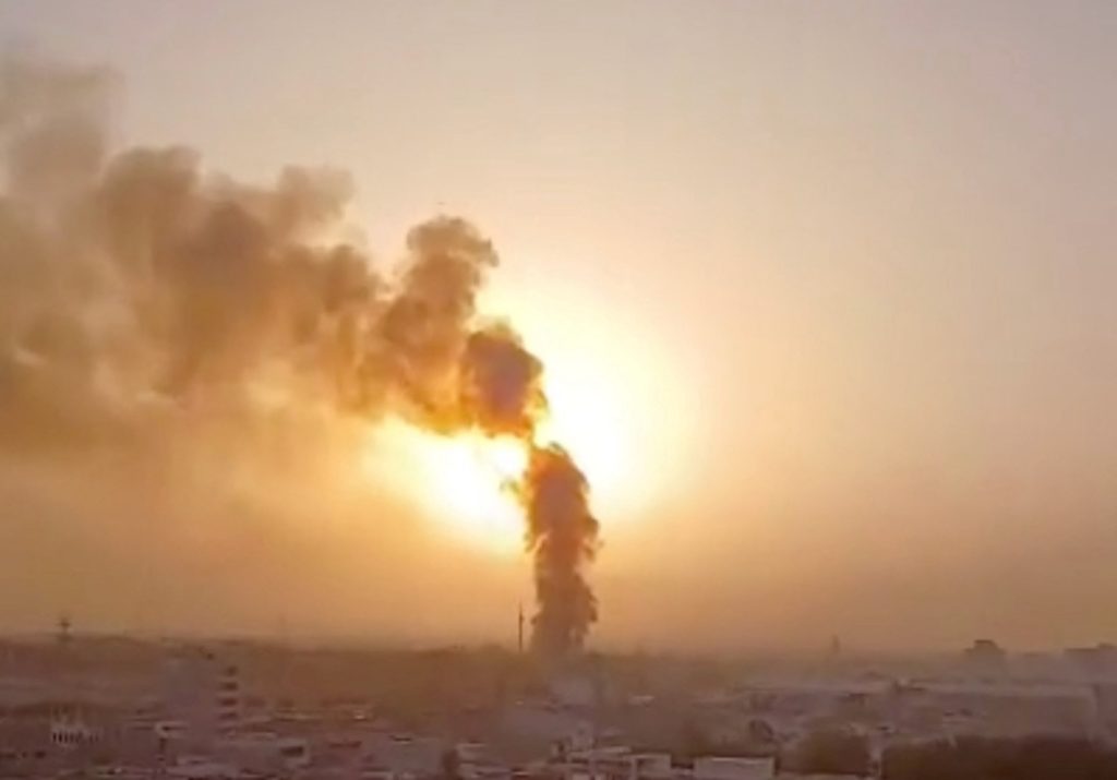 U.S. and Iran trade missile barrages as hopes dim for a quick resolution to war
