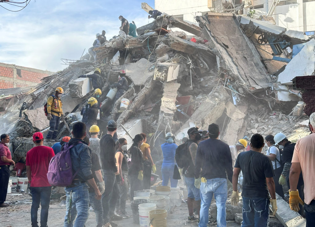 Aftermath of an earthquake, in Cali
