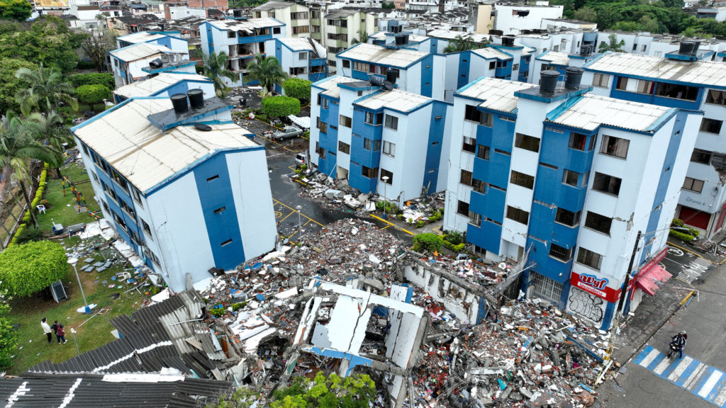 Aftermath of the earthquake, in Pereira