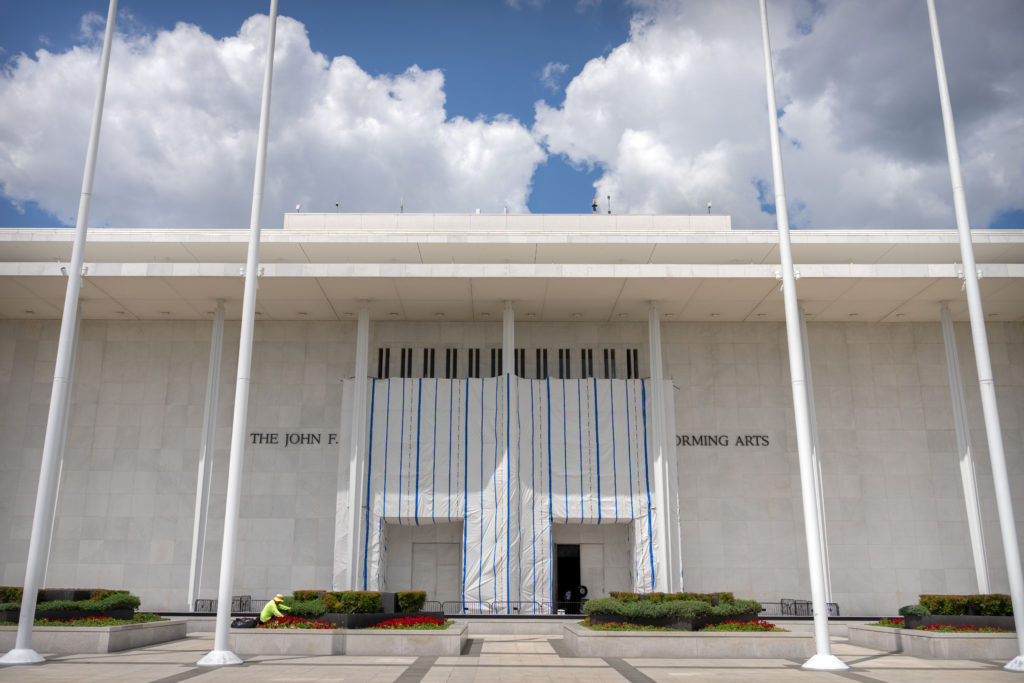 Trump-Led Board Votes Again to Close Kennedy Center for Renovations - image 1