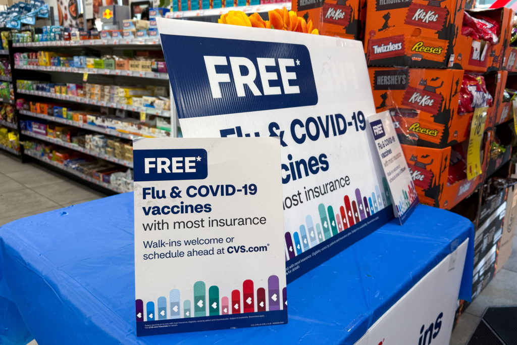 Top U.S. doctors offer updated flu and COVID vaccine recommendations, aiming to ease confusion