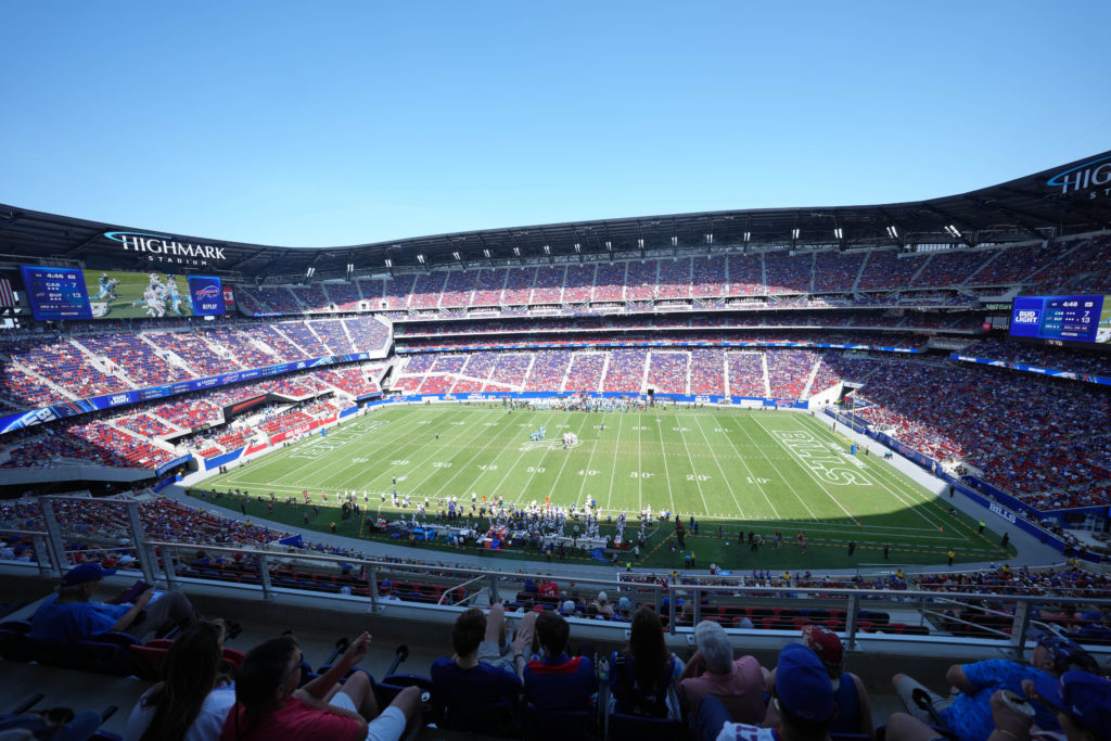 NFL players overwhelmingly find grass to be the better choice over artificial turf