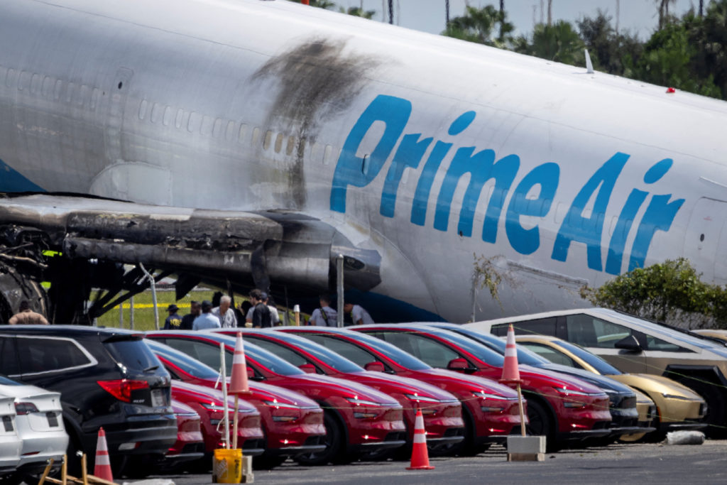 All 5 killed in Miami airport cargo jet crash were in a van used by plane cleaners