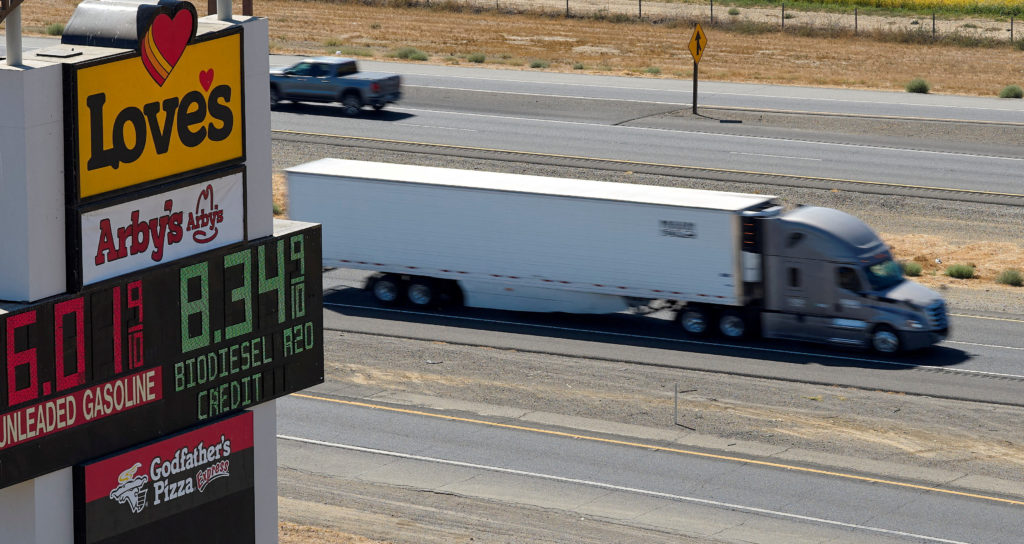 Americans' opinion of economy drops to lowest level since 2014