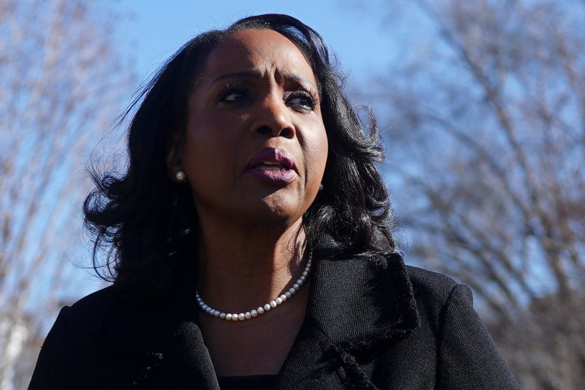 Cook Stand Lawyers for Federal Reserve's Lisa Cook say White House hearing set up ...