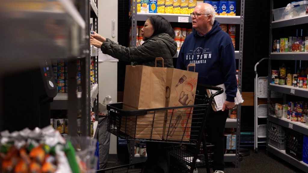 Cuts to SNAP benefits push many Americans to seek help from food banks